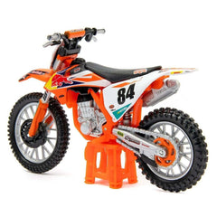 NessiWorld Bburago 1:18 KTM 450 Model Engine