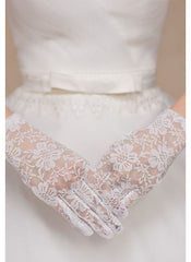 Nessiworld White Color Short Lace Gloves