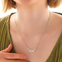 Collier pour femme en argent avec le numéro 888 des anges
