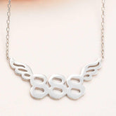 Collier pour femme en argent avec le numéro 888 des anges