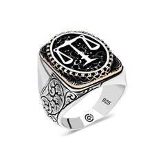 Bague ovale pour homme en argent avec la Balance de la Justice