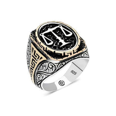 Bague ovale pour homme en argent avec la Balance de la Justice