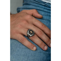 Bague homme en argent avec boussole détaillée et ancre