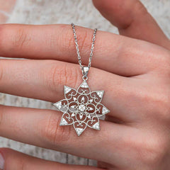 Silver Flower Patterned Women's Necklace