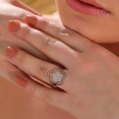 Silver Flower Patterned Women's Ring