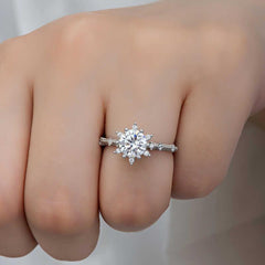 Silver Flower Patterned Women's Ring