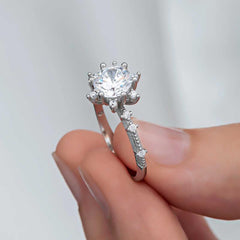 Silver Flower Patterned Women's Ring