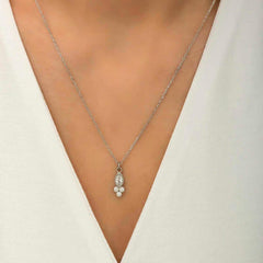 Collier pour femme avec solitaire en forme de goutte de rosée en argent