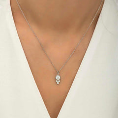 Collier solitaire rond en argent pour femme avec goutte de rosée
