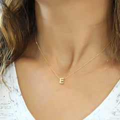 Collier pour femme avec lettre E 3D en argent et or