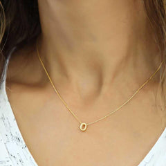Collier pour femme avec lettre O 3D en argent et or