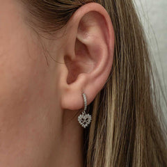 Boucles d'oreilles pendantes en forme de cœur et de ruban argenté pour femme