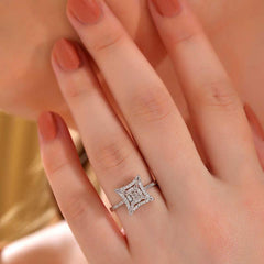 Bague pour femme en argent avec pierre de zircon carrée