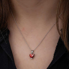 Collier femme en argent avec cœur en pierre rouge