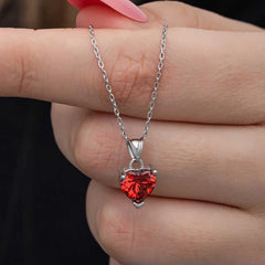 Collier femme en argent avec cœur en pierre rouge