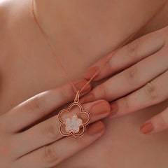 Gümüş Rose Çiçek Desenli Kadın Kolye