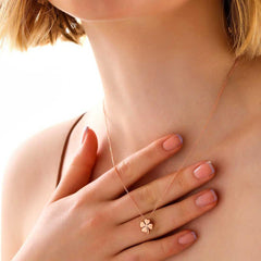 Collier femme trèfle à quatre feuilles en argent rose