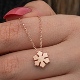 Collier minimaliste flocon de neige en argent rose pour femme