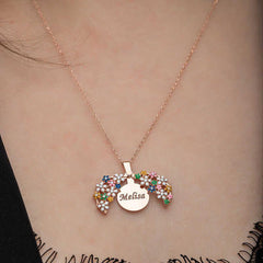 Collier personnalisé pour femme avec fleur couleur rose argentée