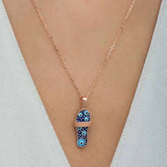 Collier pour femme avec pantoufle en argent et rose