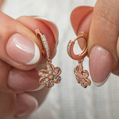 Gümüş Sallantılı Rose Çiçek Kadın Küpe