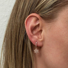 Gümüş Sallantılı Rose Çiçek Kadın Küpe