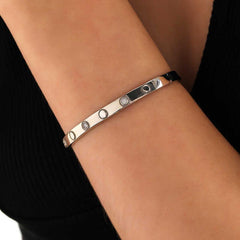 Bracelet femme en argent avec vis en pierre