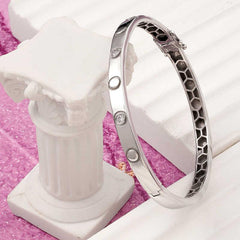 Bracelet femme en argent avec vis en pierre