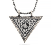 Collier amulette Tughra ouvrable en forme de triangle argenté