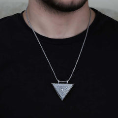 Collier amulette Tughra ouvrable en forme de triangle argenté