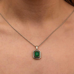 Collier authentique pour femme en argent et pierre verte