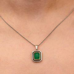 Collier authentique pour femme en argent et pierre verte