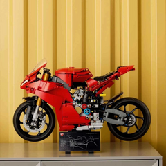 Nessiworld LEGO Technic Ducati Panigale V4 S Motorcycle 42202
