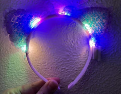 Nessiworld Kenarları Dantelli Mor Pullu Payetli Led Işıklı Kedi Kulak Taç 17x19 cm