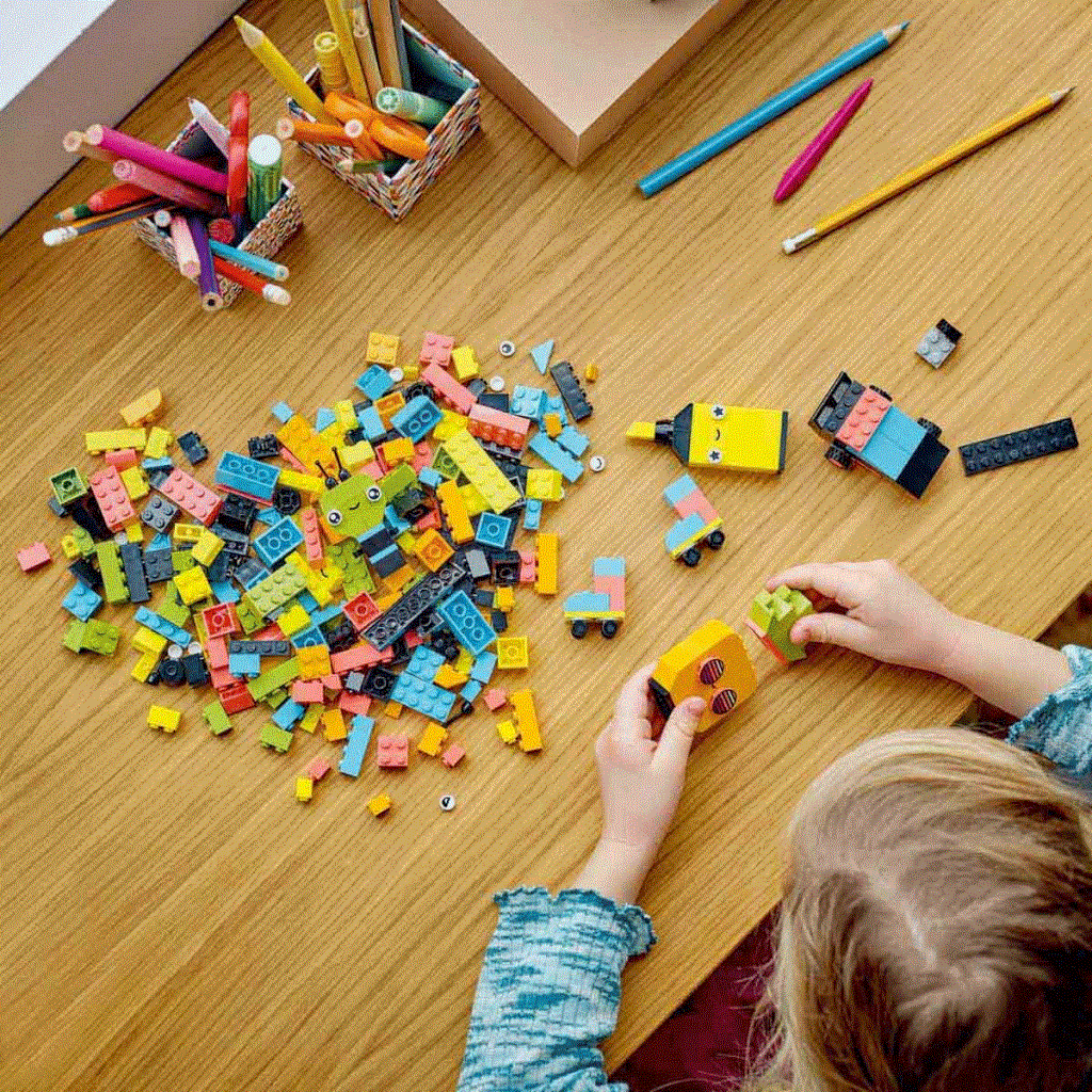 11027 Lego Classic Creative Neon Fun Bricks 333 pieces Ages 5+
