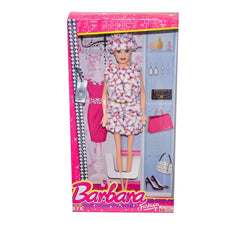 296 BABY WITH KNITTED CLOTHES AND HAT