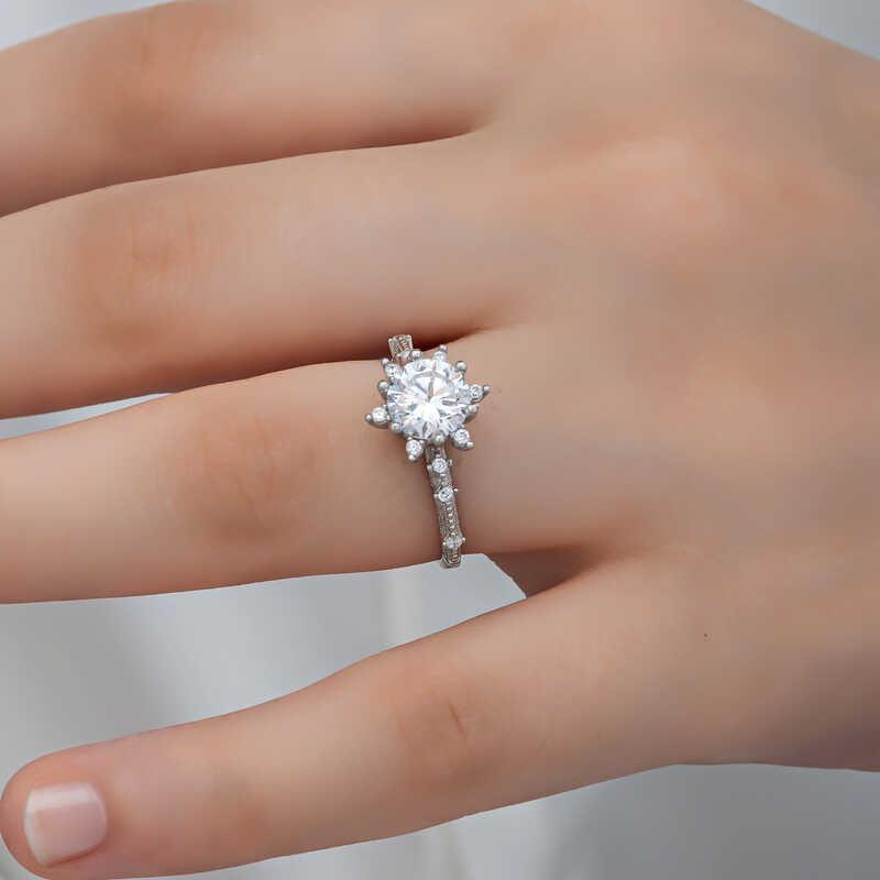 Silver Flower Patterned Women's Ring