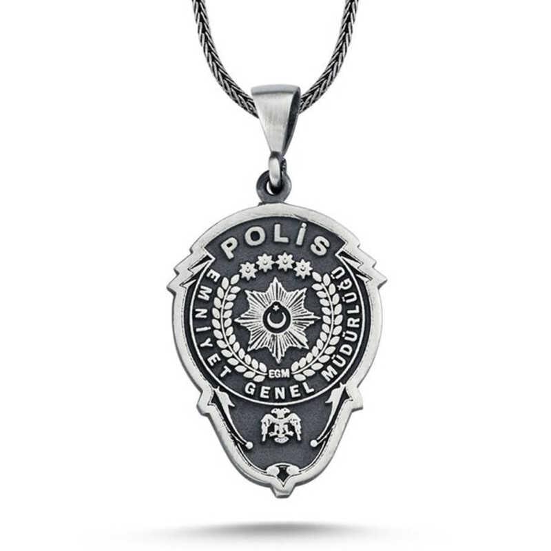Collier en argent avec blason de la police