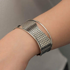 Bracelet pour femme en argent à motifs antiques