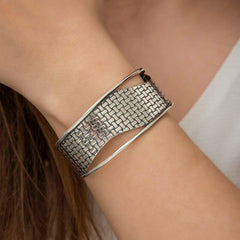 Bracelet pour femme en argent à motifs antiques