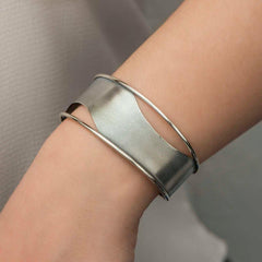 Bracelet pour femme en argent à motifs antiques