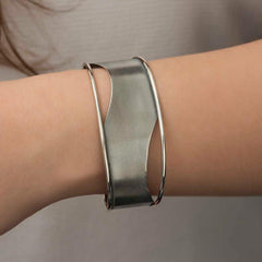 Bracelet pour femme en argent à motifs antiques