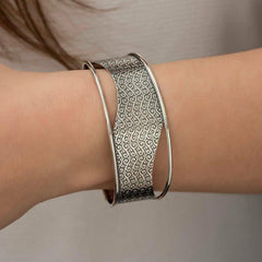 Bracelet pour femme en argent à motifs antiques