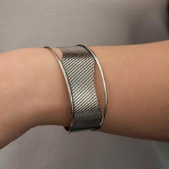 Bracelet pour femme en argent à motifs antiques