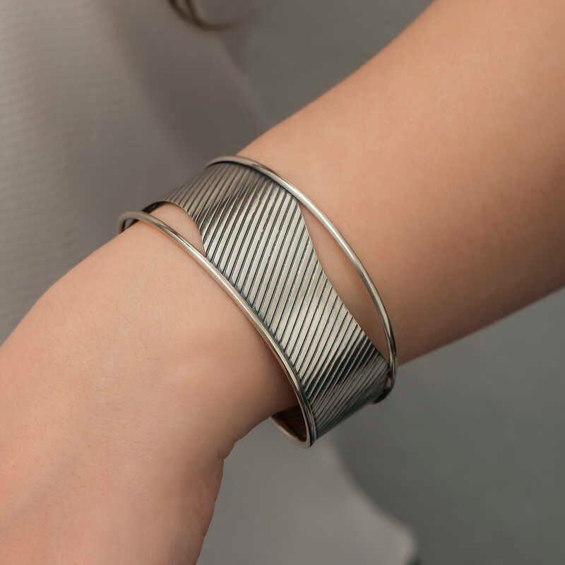 Bracelet pour femme en argent à motifs antiques