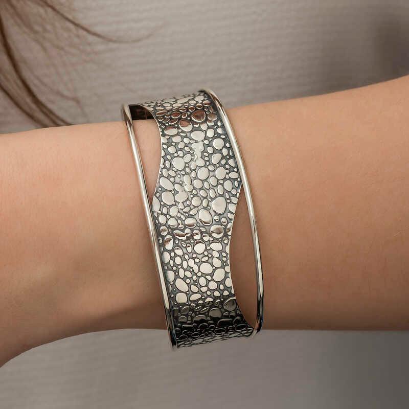 Bracelet pour femme en argent à motifs antiques
