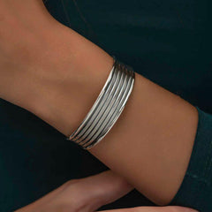Bracelet pour femme en argent à motifs antiques