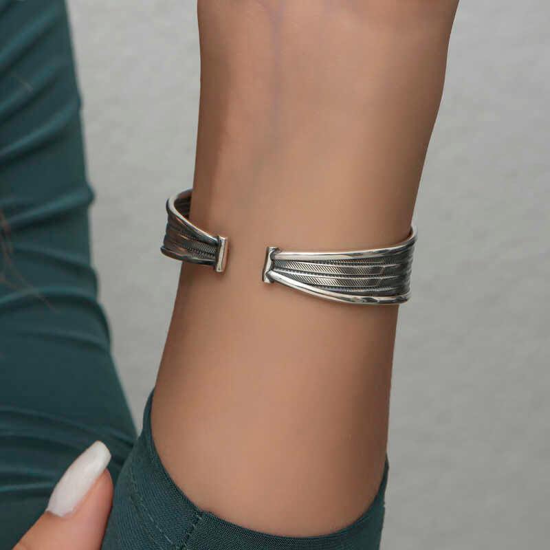 Bracelet pour femme en argent à motifs antiques