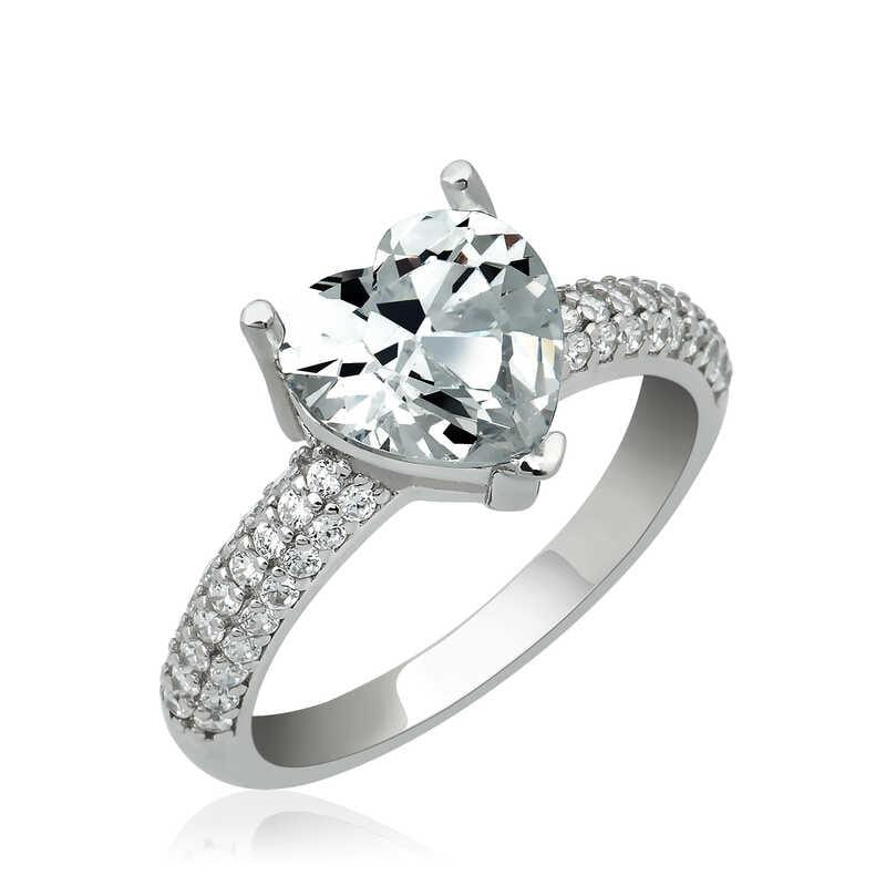 Bague pour femme en argent avec cœur monté