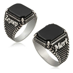 Bague pour homme en argent avec pierre d'onyx et nom écrit